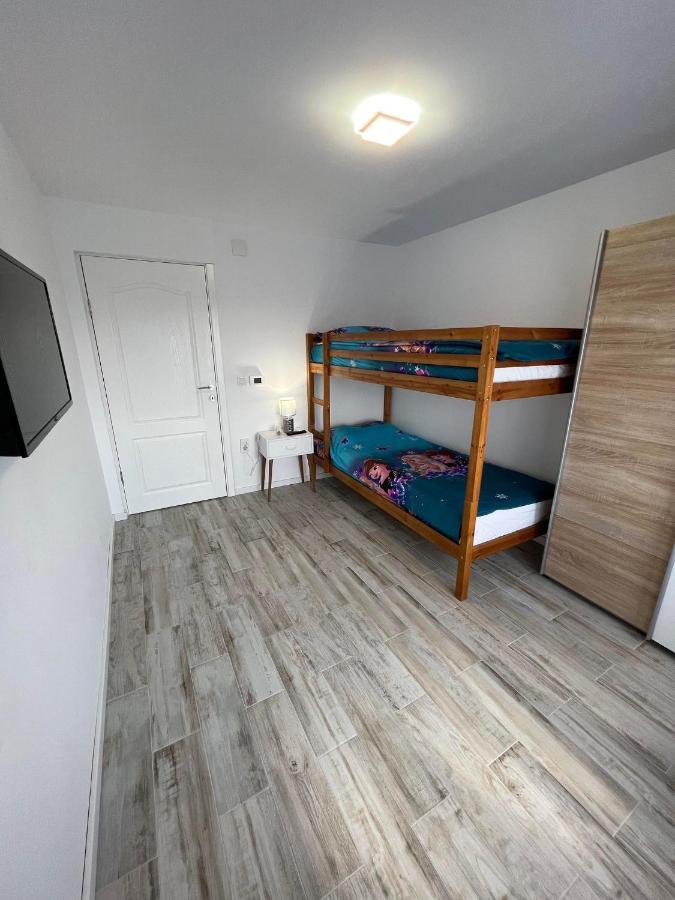 Luxurious Apartment With 3 Rooms And 2 Bathrooms In Corabia Eksteriør bilde