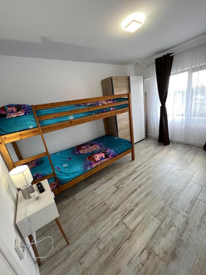 Luxurious Apartment With 3 Rooms And 2 Bathrooms In Corabia Eksteriør bilde