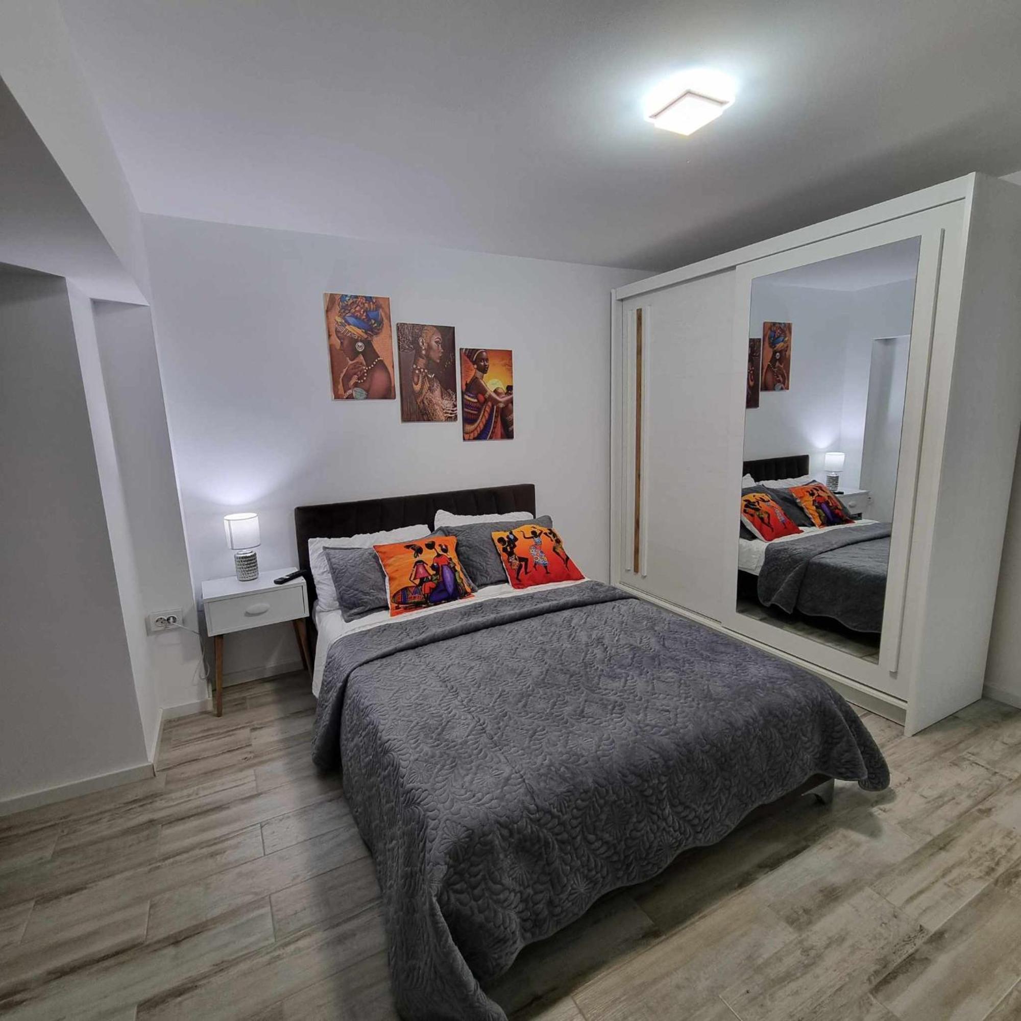 Luxurious Apartment With 3 Rooms And 2 Bathrooms In Corabia Eksteriør bilde